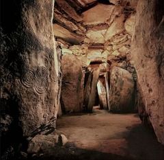 (1-19 Tomb Interior with Corbeling and Engrave Stones 
Newgrange, Ireland 
3,000-2,500 BCE