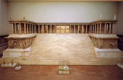 Altar of Zeus, Pergamon
(Hellenistic)

(Greece)
