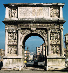 Arch of Trajan
(High Empire)

(Rome)