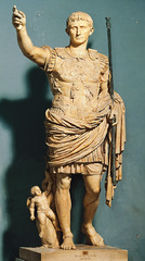 Augustus Primaporta
(Early Empire)

(Rome)