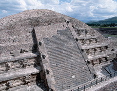 Citadel; Temple of the Feathered Serpant
(Teotihuacan)

(Americas)