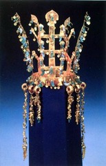 Gold and jade crown 
Three Kingdoms Period, Silla Kingdom, Korea. Fifth to sixth century C.E. Metalwork