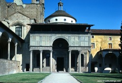 Pazzi Chapel. Basilica di Santa Croce. Florence, Italy. Brunelleschi. 1429-1461 masonry
