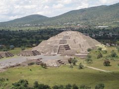 Pyramid of the Sun
(Teotihuacan)

(Americas)