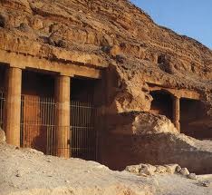 *Rock-cut Tombs*
1950-1900 BC
Beni Hasan, Egypt
Middle Kingdom

Replace the mastabas of the Old Kingdom. Hollowed out of the cliffs at remote sites, these tombs were often fronted by a shallow columnar vestibule, which led into a columned hall and then into a sacred chamber.