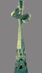 Sanxingdui standing figure
(contemporary with Shang)

(China)