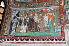 Theodora and Attendants.Theodora was an erotic dancer who married Justinian. Head cluster. Women are dressed in silks. Theodora wears jewels and nimbus. In control of the empire when Justinian was sick. Larger than other people.Shows Narsus (eunuch) with concealed impure hands; confidante to Theo
Robe shows 3 magi who brought the gifts to jesus. Propaganda