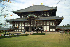 Todai-ji. Nara, Japan. Various artists, sculptors Unkei and Keikei, Kei school. 743 ce. rebuilt 1700 Bronze and wood